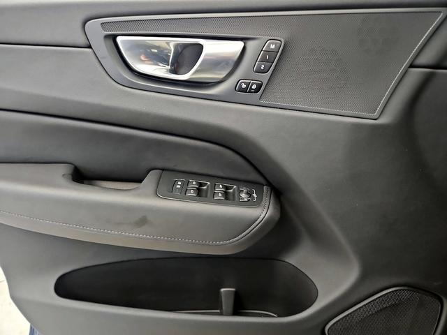 Photo of 2023 Blue Volvo XC60