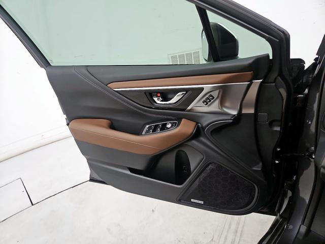 Photo of 2022 Gray Subaru Outback