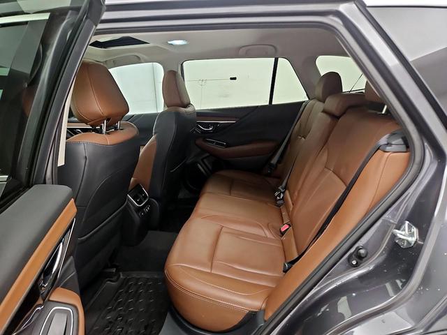 Photo of 2022 Gray Subaru Outback