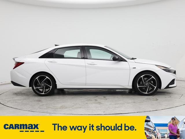 Photo of 2023 White Hyundai ELANTRA