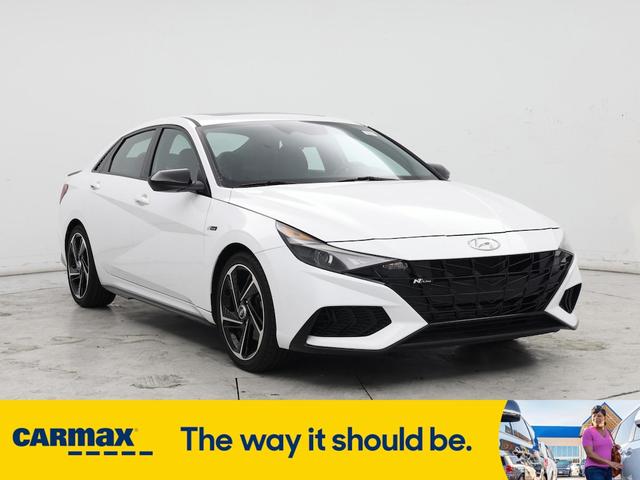 Photo of 2023 White Hyundai ELANTRA