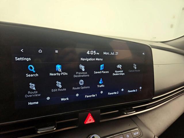 Photo of 2023 White Hyundai ELANTRA