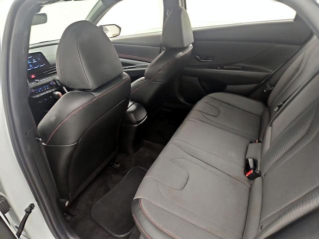 Photo of 2023 White Hyundai ELANTRA