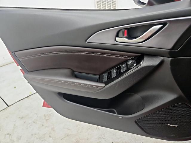 Photo of 2018 Red Mazda Mazda3