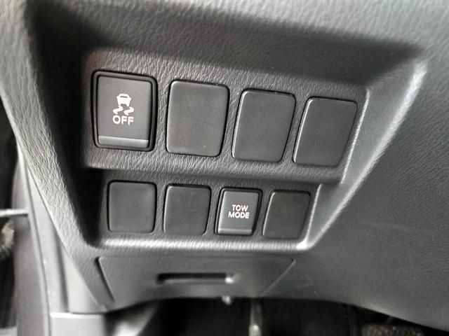 Photo of 2017 Gray Nissan Pathfinder