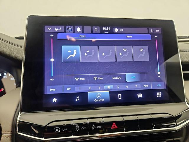 Photo of 2022 Gray Jeep Compass