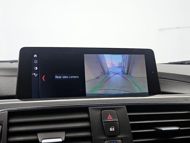 Photo of 2018 Gray BMW 330