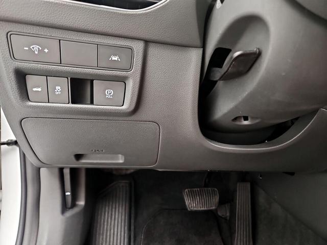 Photo of 2020 White Hyundai SONATA