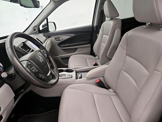 Photo of 2023 Gray Honda Ridgeline