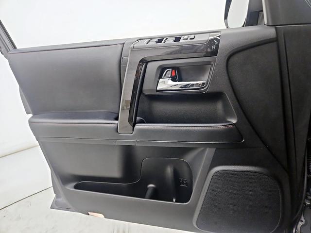 Photo of 2022 Gray Toyota 4Runner