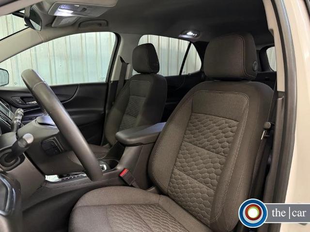 Photo of 2018 Summit White Chevrolet Equinox