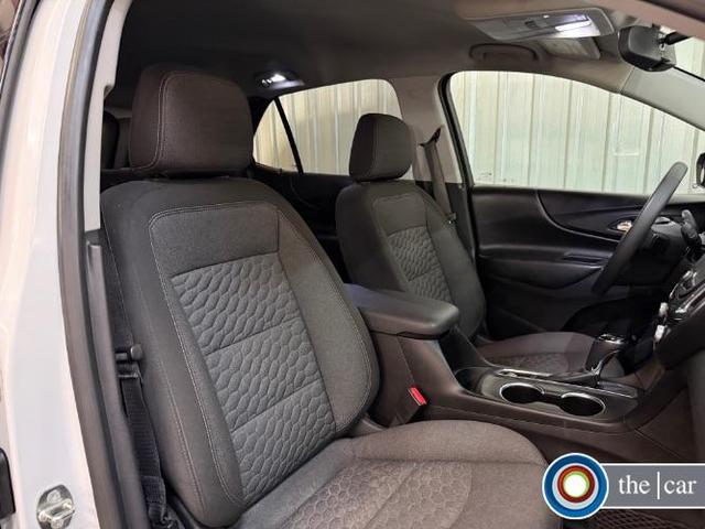 Photo of 2018 Summit White Chevrolet Equinox