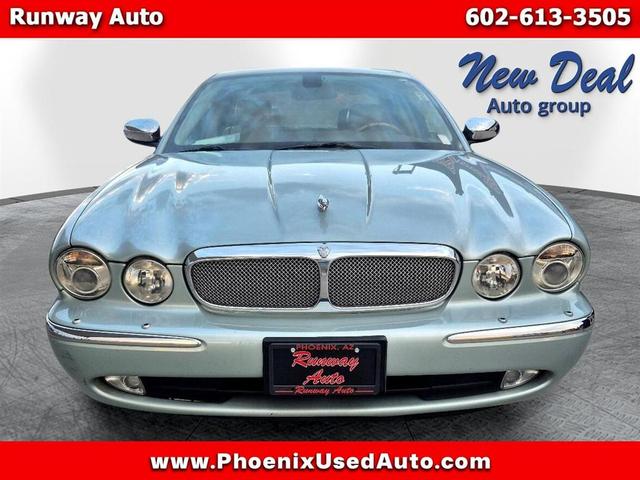 Photo of 2006 Light Green Jaguar XJ