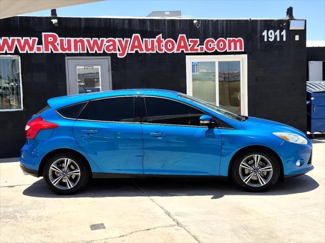 Photo of 2014 Blue Ford Focus