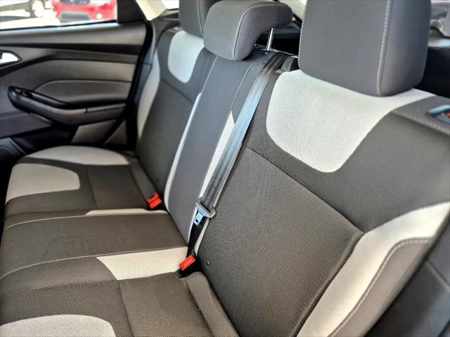 Photo of 2014 Blue Ford Focus