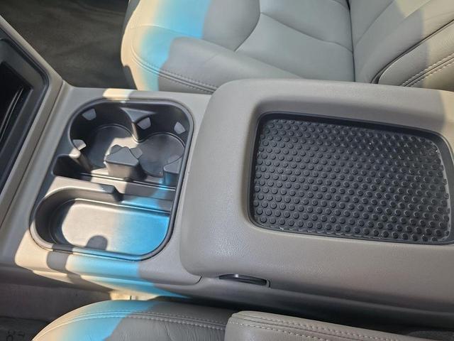 Photo of 2005 Silver Birch Metallic GMC Yukon XL