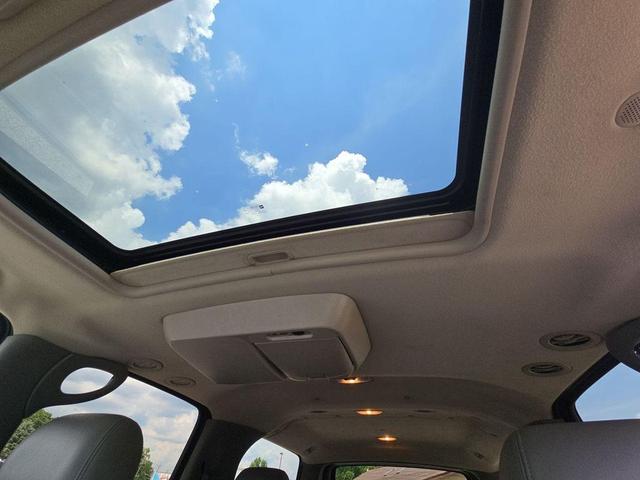 Photo of 2005 Silver Birch Metallic GMC Yukon XL