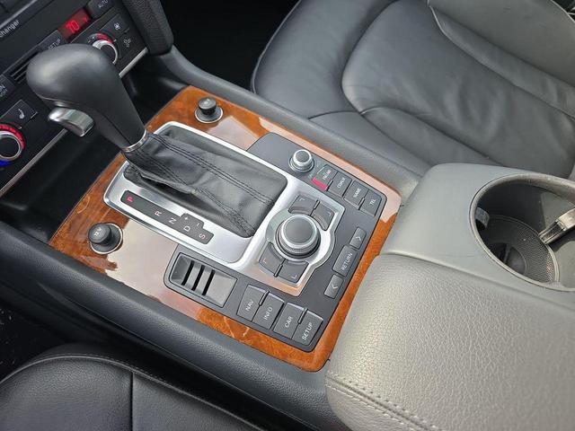 Photo of 2008 GRAY PEARL Audi Q7