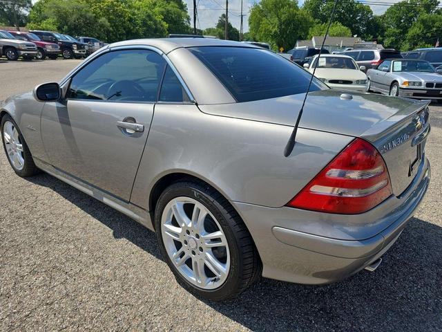 Photo of 2004 Pewter Metallic Mercedes-Benz SLK-Class