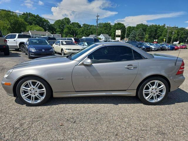 Photo of 2004 Pewter Metallic Mercedes-Benz SLK-Class