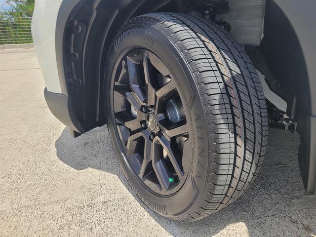 Photo of 2025 White Honda Pilot