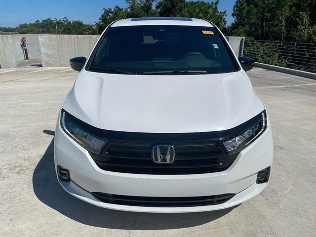 Photo of 2024 Platinum White Pearl Honda Odyssey