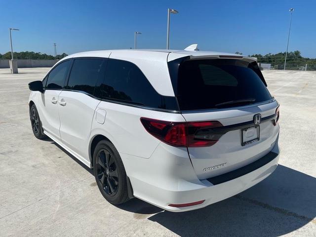 Photo of 2024 Platinum White Pearl Honda Odyssey