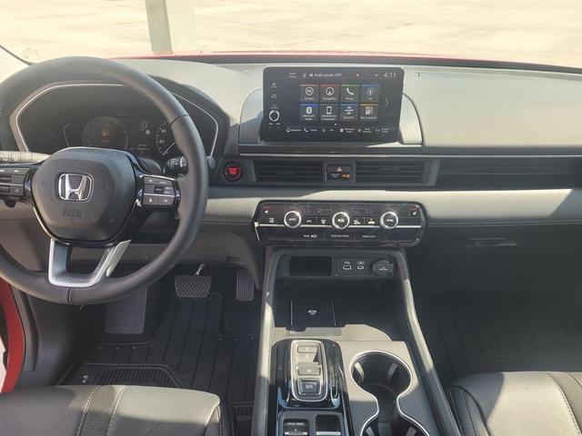 Photo of 2025 Red Honda Pilot