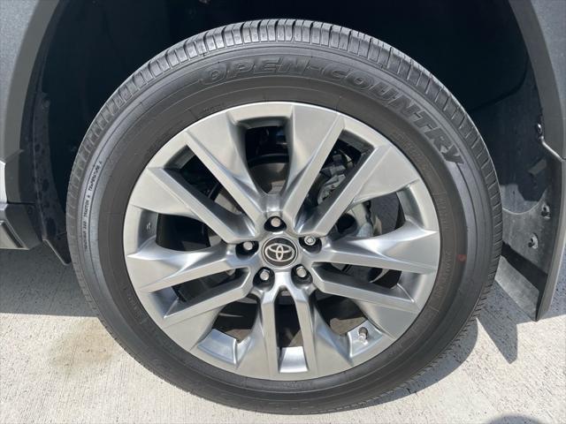 Photo of 2024 Silver Sky Metallic Toyota RAV4