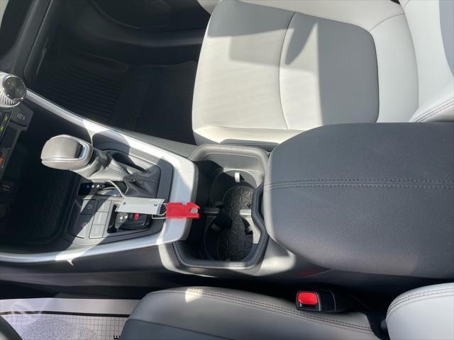 Photo of 2024 Silver Sky Metallic Toyota RAV4