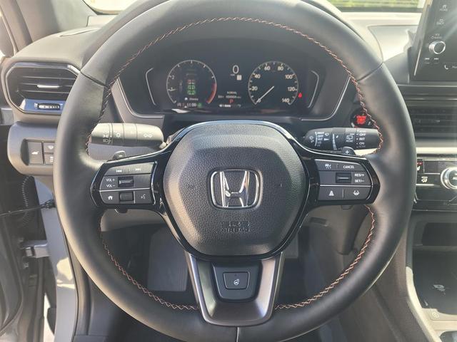 Photo of 2025 Gray Honda Pilot