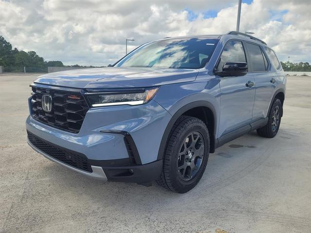 Photo of 2025 Gray Honda Pilot
