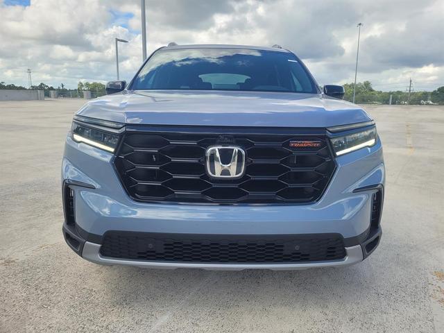 Photo of 2025 Gray Honda Pilot