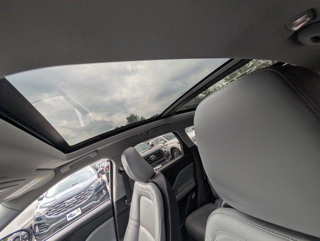 Photo of 2022 Elite Blue Metallic Clearcoat Lincoln Corsair