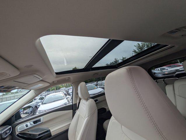 Photo of 2022 Agate Black Metallic Ford Explorer
