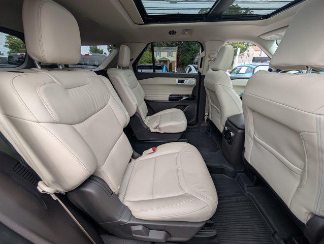 Photo of 2022 Agate Black Metallic Ford Explorer