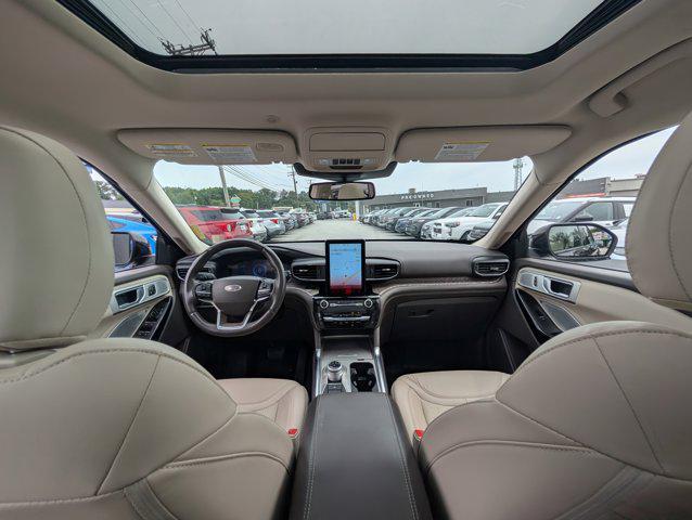 Photo of 2022 Agate Black Metallic Ford Explorer
