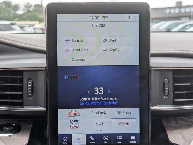 Photo of 2022 Agate Black Metallic Ford Explorer