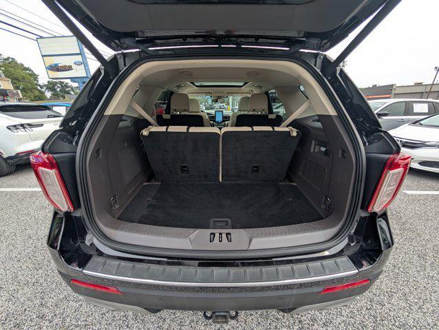 Photo of 2022 Agate Black Metallic Ford Explorer