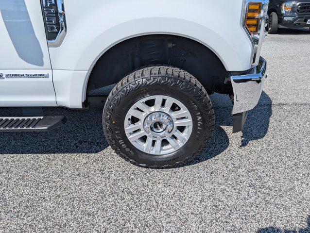 Photo of 2019 Oxford White Ford F-250