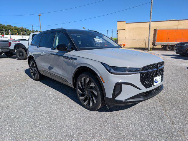 Photo of 2026 Gray Matter Metallic Clearcoat Lincoln Nautilus