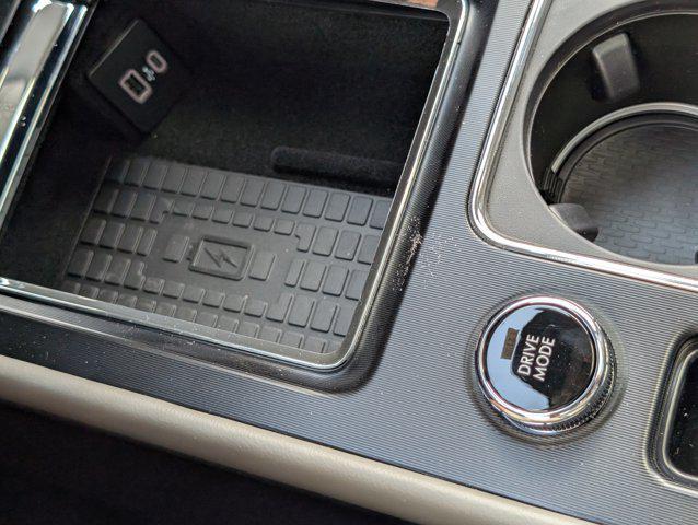 Photo of 2025 Pristine White Metallic Tri-Coat Lincoln Corsair