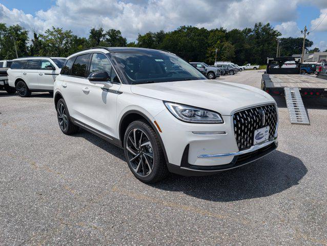 Photo of 2025 Pristine White Metallic Tri-Coat Lincoln Corsair