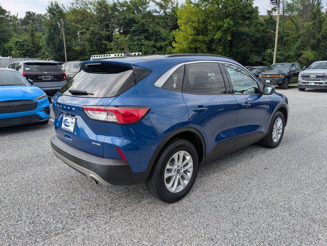 Photo of 2022 Atlas Blue Metallic Ford Escape