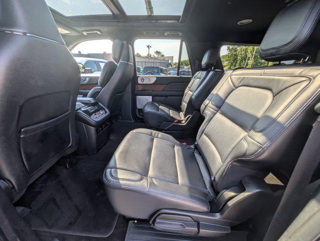Photo of 2021 Pristine White Lincoln Navigator