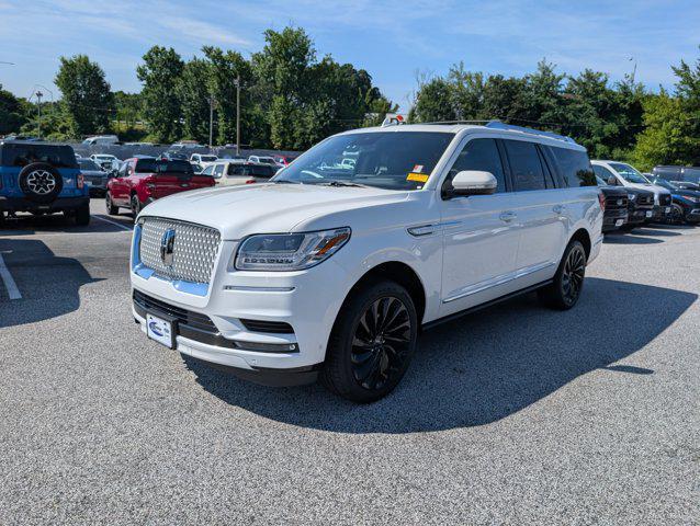 Photo of 2021 Pristine White Lincoln Navigator