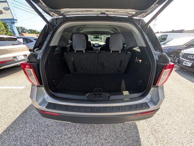 Photo of 2022 Iconic Silver Metallic Ford Explorer