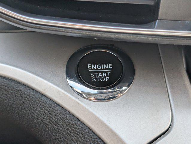 Photo of 2022 Iconic Silver Metallic Ford Explorer