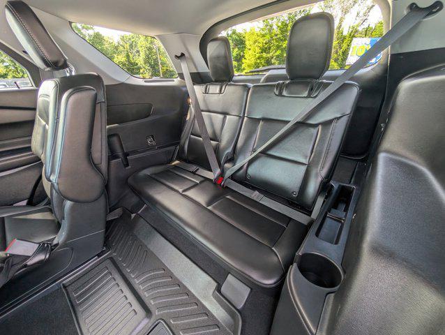 Photo of 2022 Iconic Silver Metallic Ford Explorer