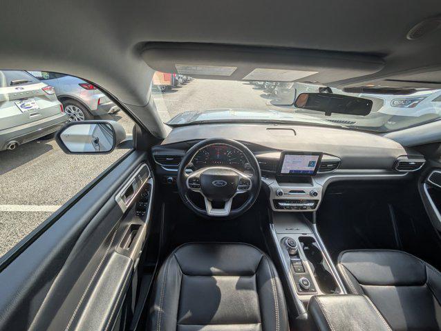 Photo of 2022 Iconic Silver Metallic Ford Explorer